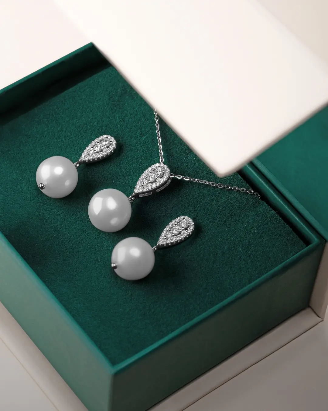 Komplety w świątecznej cenie